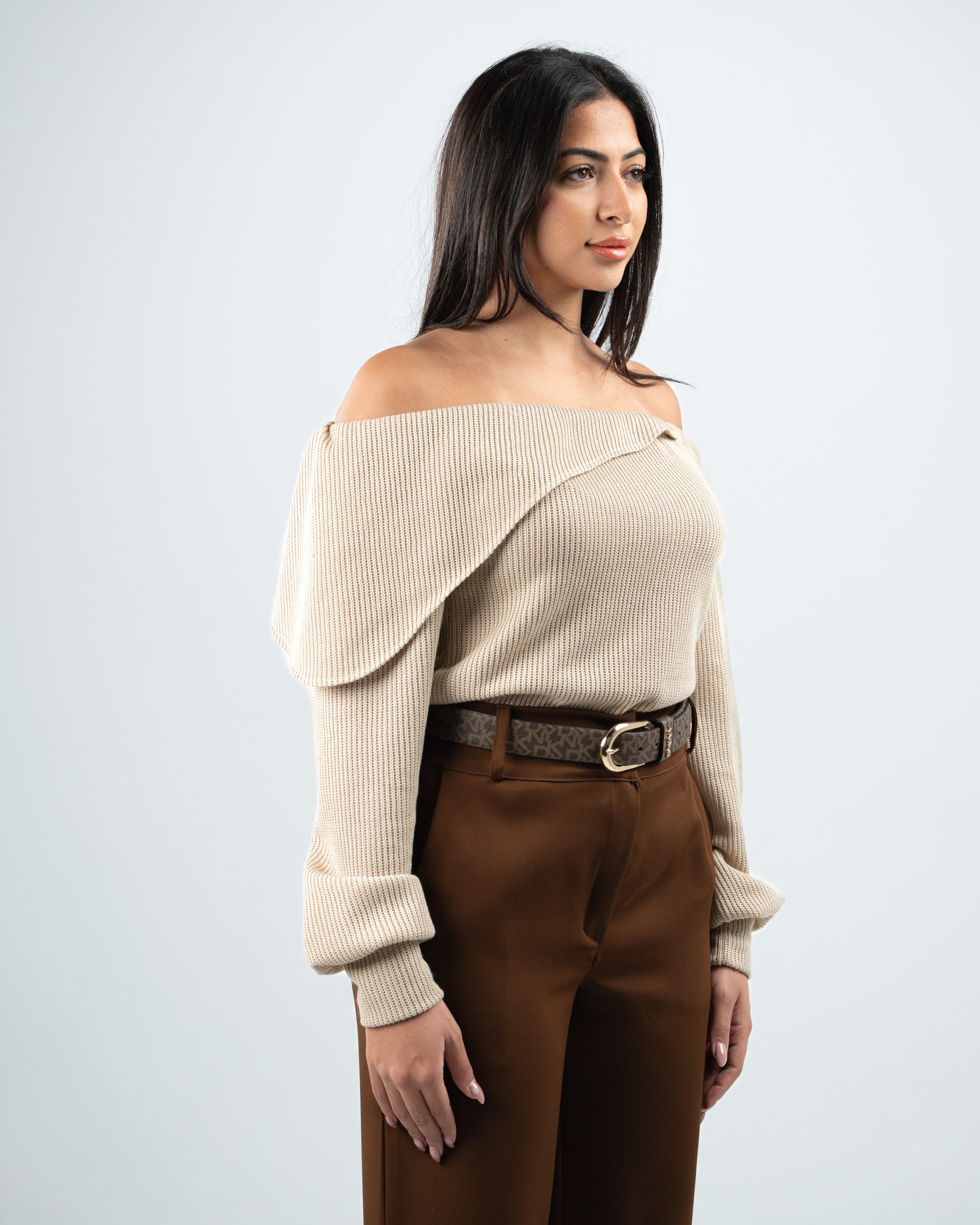 Beige Off-shoulder Pullover – NOBILUS