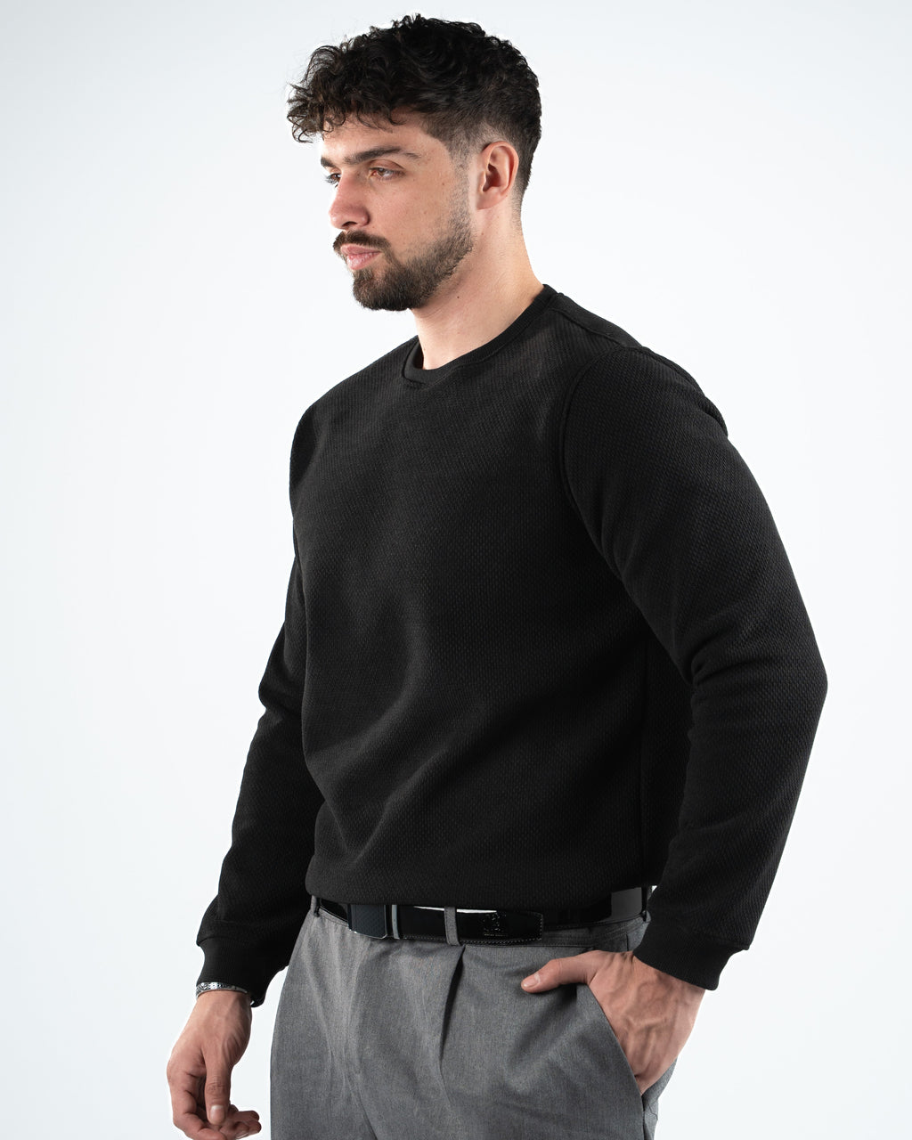 Black Round Neck Pullover