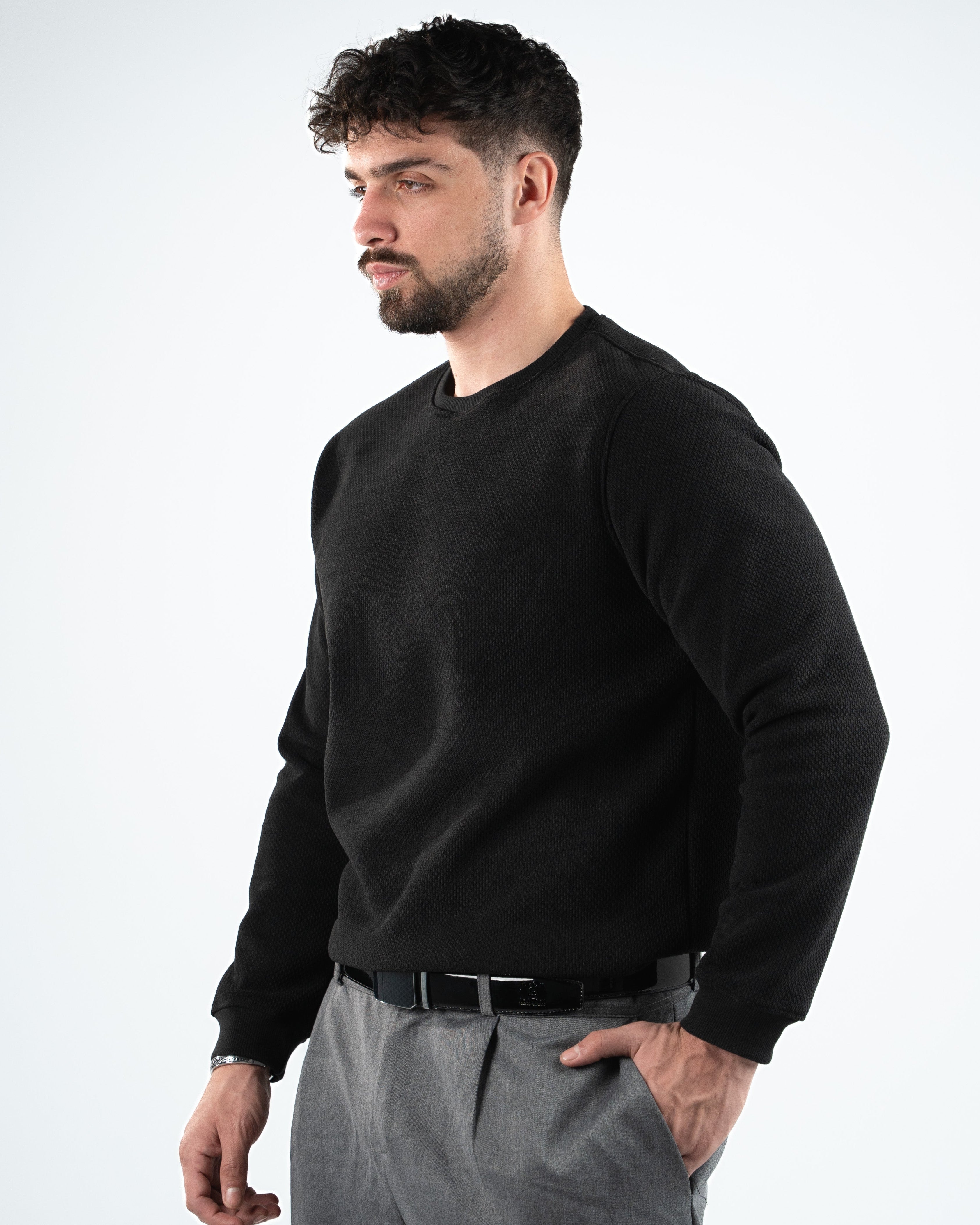 Black Round Neck Pullover